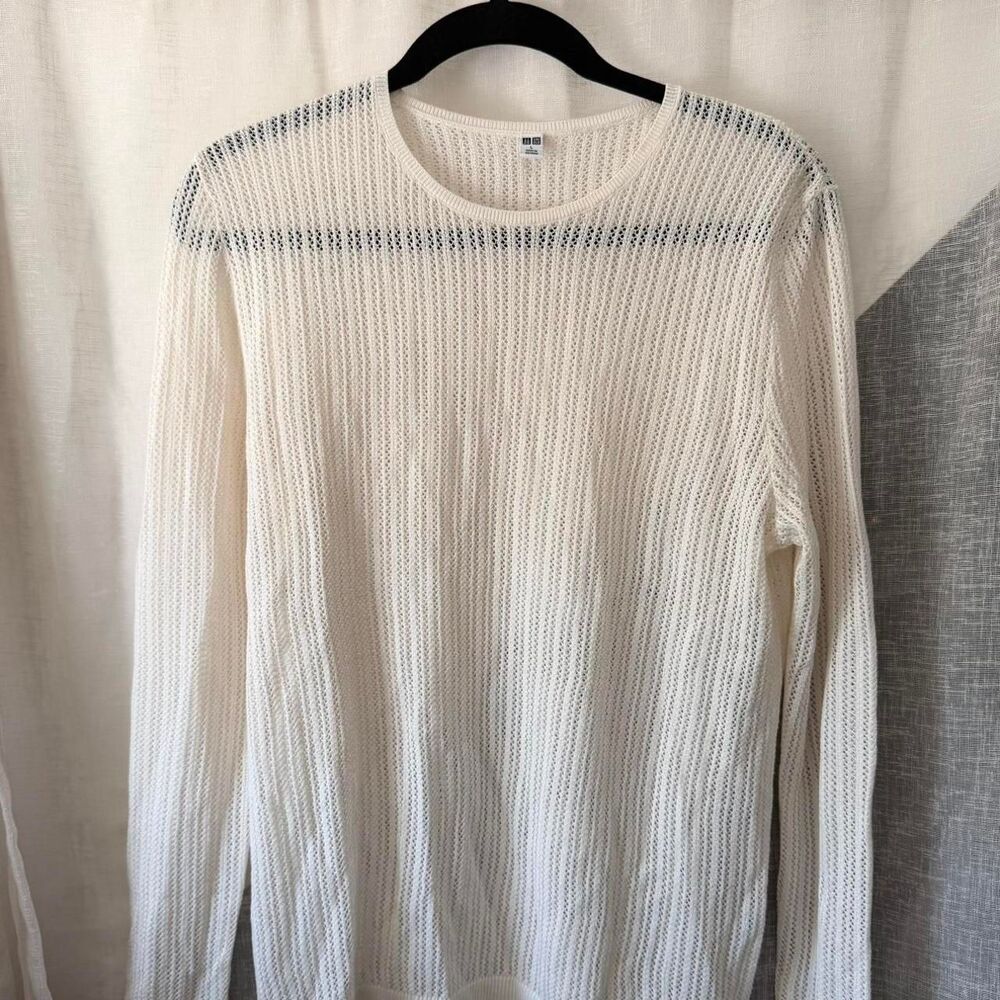Uniqlo Women's White and Cream Jumper